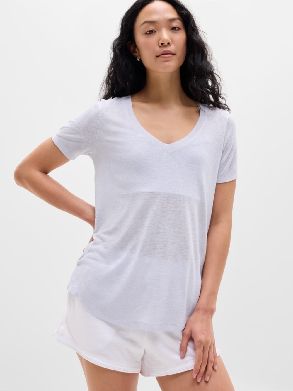 Athlete BREEZY SCOOP V-NECK TEE